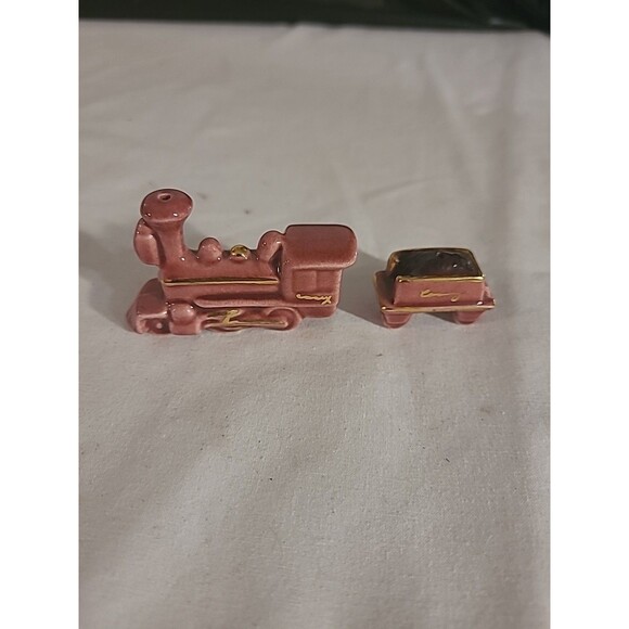Vintage Arcadia Miniature Train & Coal Car Salt and Pepper Shakers - Picture 3 of 6